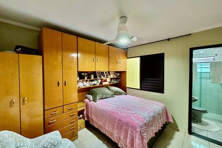 Casa à venda com 100m², 2 quartos e 2 vagas Casa à venda com 100m², 2 quartos e 2 vagasQuarto suíte 1