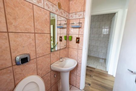 Banheiro de apartamento para alugar com 1 quarto, 55m² em Medianeira, Porto Alegre