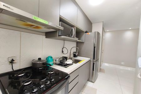 Cozinha de apartamento à venda com 2 quartos, 50m² em Jardim do Lago Continuacao, Campinas