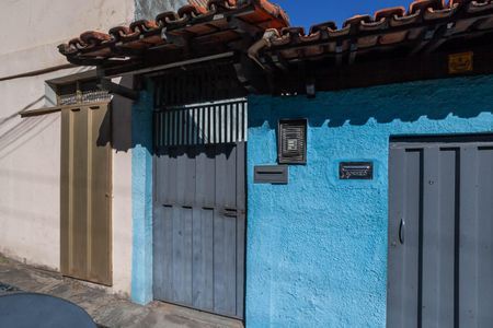 Fachada de casa de condomínio à venda com 3 quartos, 49m² em Santa Branca, Belo Horizonte