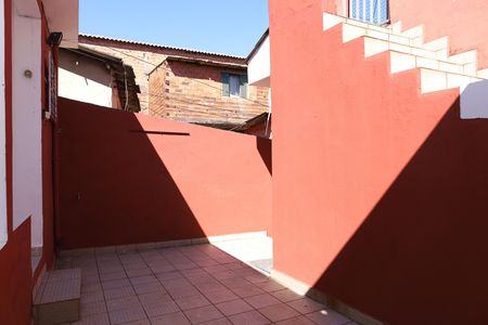 Quintal de casa para alugar com 1 quarto, 40m² em Jardim Robru, São Paulo