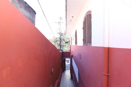 Corredor de casa para alugar com 1 quarto, 40m² em Jardim Robru, São Paulo
