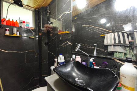 Banheiro de apartamento à venda com 2 quartos, 70m² em Vila Padre Manoel de Nobrega, Campinas