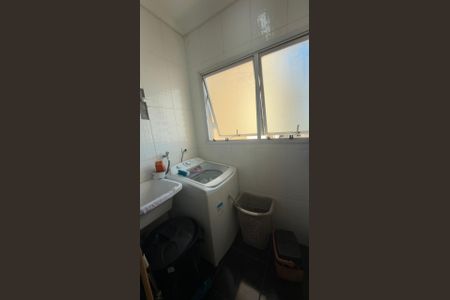 Apartamento à venda com 68m², 3 quartos e 1 vagaÁrea de serviço