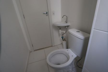 Apartamento à venda com 42m², 2 quartos e sem vaga Apartamento à venda com 42m², 2 quartos e sem vagaBanheiro social