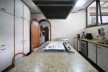 Cozinha de casa de condomínio à venda com 5 quartos, 1690m² em Morumbi, São Paulo