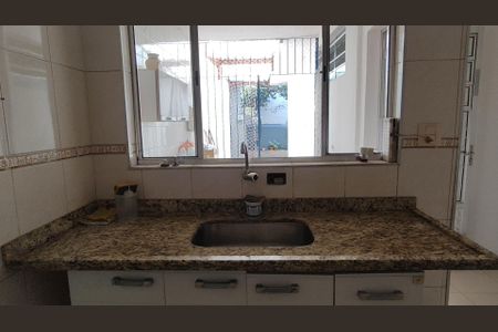 Casa para alugar com 2 quartos, 100m² em Vila Joao Batista, São Paulo