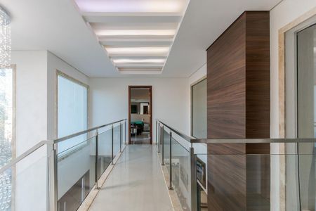 Casa para alugar com 300m², 3 quartos e 2 vagasCorredor