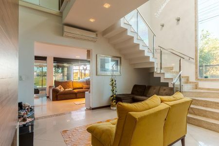 Casa para alugar com 3 quartos, 300m² em Parque da Matriz, Cachoeirinha