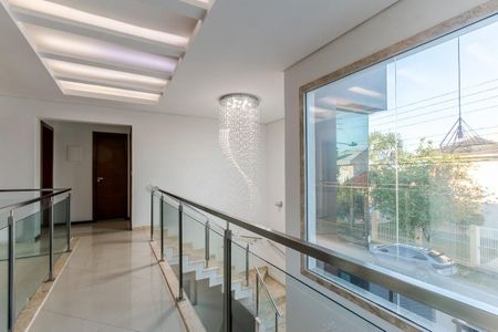 Casa para alugar com 300m², 3 quartos e 2 vagasCorredor