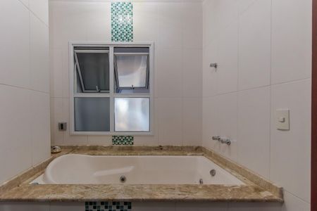 Casa para alugar com 300m², 3 quartos e 2 vagasBanheiro