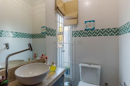 Banheiro de casa para alugar com 3 quartos, 300m² em Parque da Matriz, Cachoeirinha