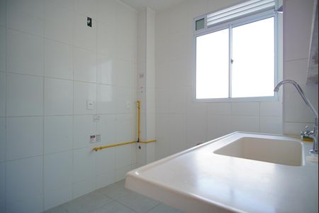 Cozinha de apartamento à venda com 2 quartos, 41m² em Chácara das Pedras, Porto Alegre