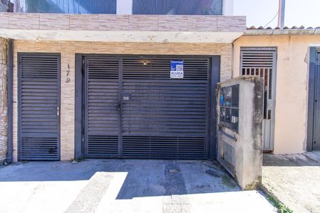 Fachada de casa para alugar com 1 quarto, 69m² em Parque Miguel Mirizola, Cotia