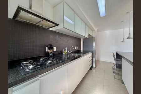 Apartamento à venda com 67m², 1 quarto e 1 vaga Apartamento à venda com 67m², 1 quarto e 1 vagaCozinha