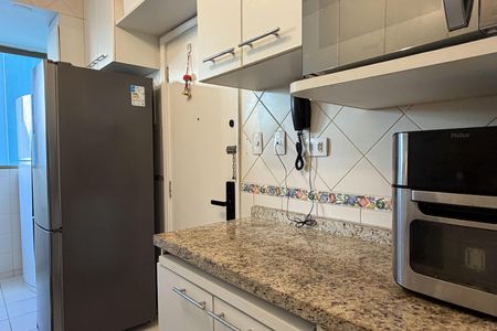 Cozinha e Área de Serviço de apartamento para alugar com 2 quartos, 88m² em José Menino, Santos
