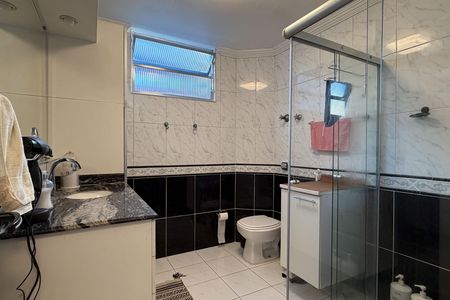 Banheiro de apartamento para alugar com 2 quartos, 88m² em José Menino, Santos