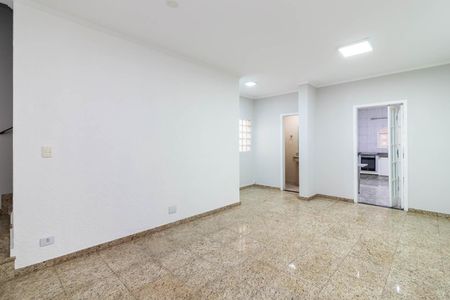 Casa para alugar com 2 quartos, 148m² em Vila Carbone, São Paulo