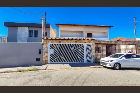 Fachada de casa para alugar com 2 quartos, 148m² em Vila Carbone, São Paulo