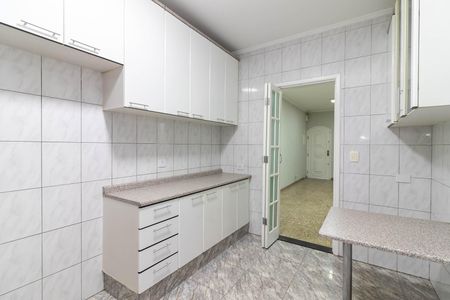Cozinha de casa para alugar com 2 quartos, 148m² em Vila Carbone, São Paulo