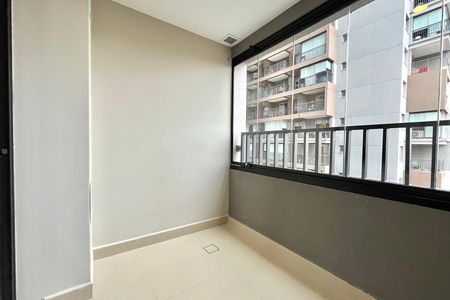 Studio para alugar com 30m², 1 quarto e 1 vaga Studio para alugar com 30m², 1 quarto e 1 vagaVaranda