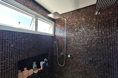 Apartamento à venda com 96m², 2 quartos e 3 vagas Apartamento à venda com 96m², 2 quartos e 3 vagasBanheiro da Suíte 1