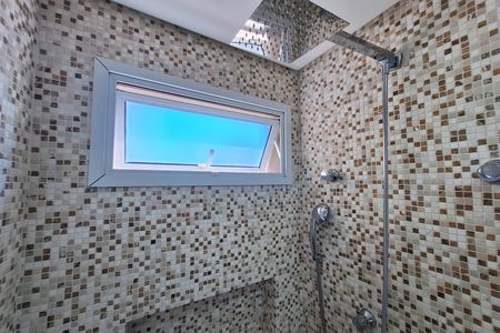 Apartamento à venda com 96m², 2 quartos e 3 vagas Apartamento à venda com 96m², 2 quartos e 3 vagasBanheiro da Suíte 2