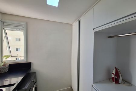 Apartamento à venda com 96m², 2 quartos e 3 vagas Apartamento à venda com 96m², 2 quartos e 3 vagasÁrea de Serviço