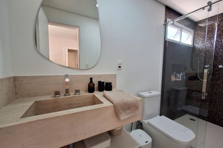 Apartamento à venda com 96m², 2 quartos e 3 vagas Apartamento à venda com 96m², 2 quartos e 3 vagasBanheiro da Suíte 1