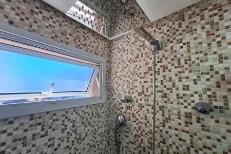 Apartamento à venda com 96m², 2 quartos e 3 vagas Apartamento à venda com 96m², 2 quartos e 3 vagasBanheiro da Suíte 2