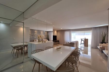 Apartamento à venda com 96m², 2 quartos e 3 vagas Apartamento à venda com 96m², 2 quartos e 3 vagasSala de Jantar