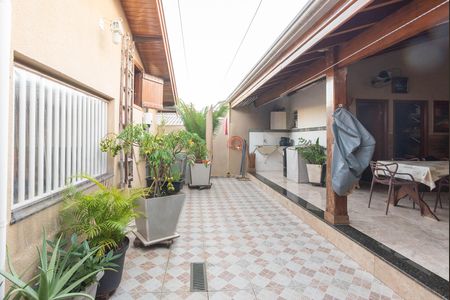 Quintal de casa à venda com 2 quartos, 200m² em Jardim Yeda, Campinas