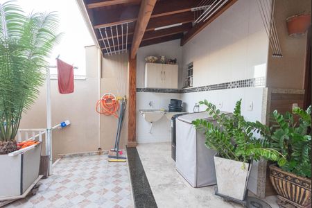 Quintal de casa à venda com 2 quartos, 200m² em Jardim Yeda, Campinas