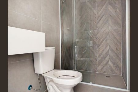 Banheiro de kitnet/studio para alugar com 1 quarto, 29m² em Vila Invernada, São Paulo