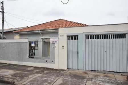 fachada da casa com placa instalada cod UDOT 457 de casa à venda com 3 quartos, 286m² em Vila Arens Ii, Jundiaí