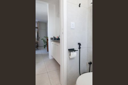 Banheiro de apartamento à venda com 1 quarto, 43m² em Buritis, Belo Horizonte