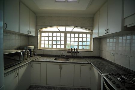 Cozinha  de casa à venda com 3 quartos, 221m² em Vila Jordanopolis, São Bernardo do Campo