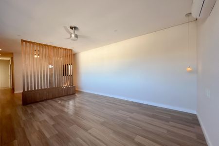 Casa de condomínio para alugar com 353m², 4 quartos e 4 vagas