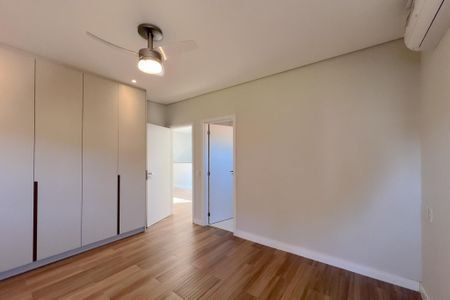 Casa de condomínio para alugar com 353m², 4 quartos e 4 vagas