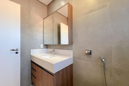 Casa de condomínio para alugar com 353m², 4 quartos e 4 vagas