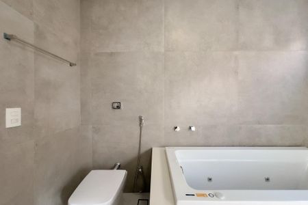 Casa de condomínio para alugar com 353m², 4 quartos e 4 vagas