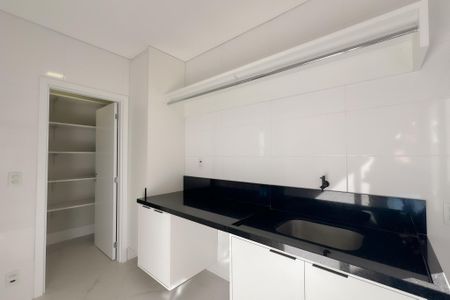Casa de condomínio para alugar com 353m², 4 quartos e 4 vagas