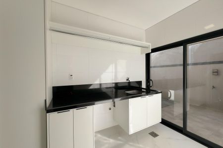 Casa de condomínio para alugar com 353m², 4 quartos e 4 vagas