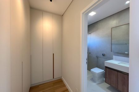 Casa de condomínio para alugar com 353m², 4 quartos e 4 vagas
