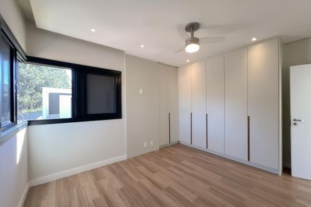 Casa de condomínio para alugar com 353m², 4 quartos e 4 vagas