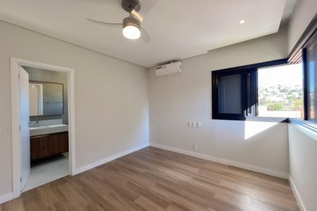 Casa de condomínio para alugar com 353m², 4 quartos e 4 vagas