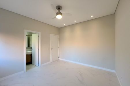 Casa de condomínio para alugar com 353m², 4 quartos e 4 vagas