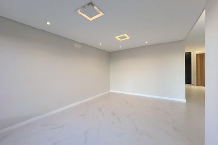 Casa de condomínio para alugar com 353m², 4 quartos e 4 vagas