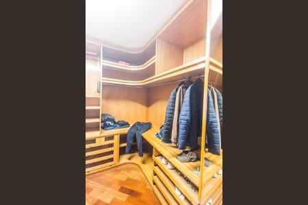 Closet da suíte de casa de condomínio à venda com 3 quartos, 450m² em Alphaville, Santana de Parnaíba