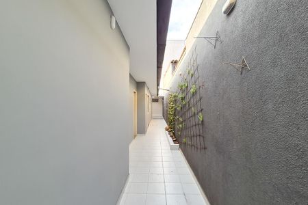 Casa à venda com 125m², 2 quartos e 2 vagasCorredor